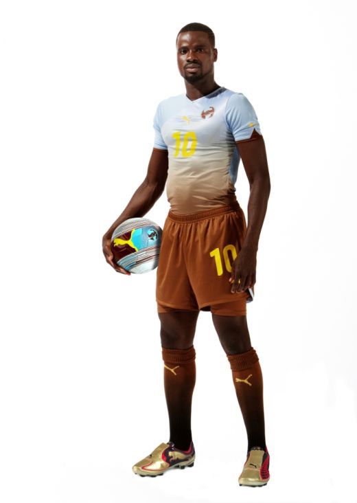 4 picturi cu jucatori de fotbal africani, comandate de catre PUMA artistului Kehinde Willey_20