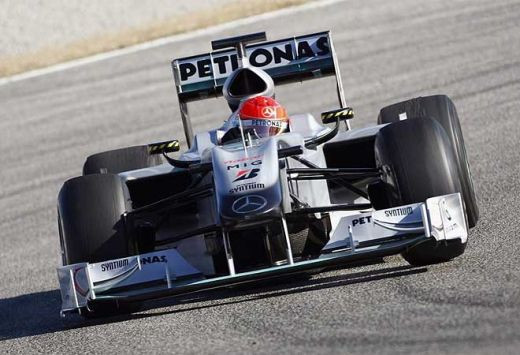 Peste 35.000 de spectatori la debutul lui Alonso la volanul unui Ferrari!_11