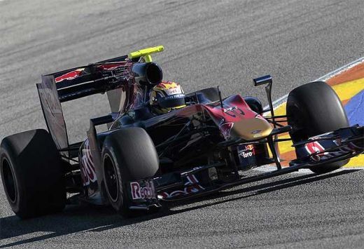 Peste 35.000 de spectatori la debutul lui Alonso la volanul unui Ferrari!_18