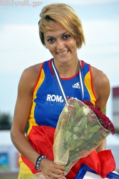 INTERVIU! Cea mai sexy atleta din Romania tine cu Dinamo si ar poza in Playboy... in tinuta speciala :)_9