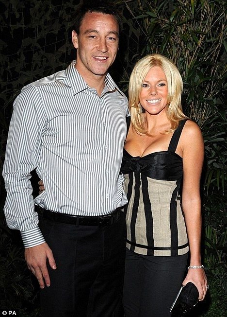 FOTO / Sotia lui John Terry il vrea inapoi: 