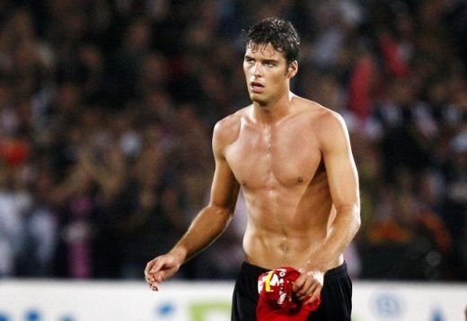 FOTO HOT: Vezi care sunt cei mai SEXY 10 fotbalisti din lume:_10