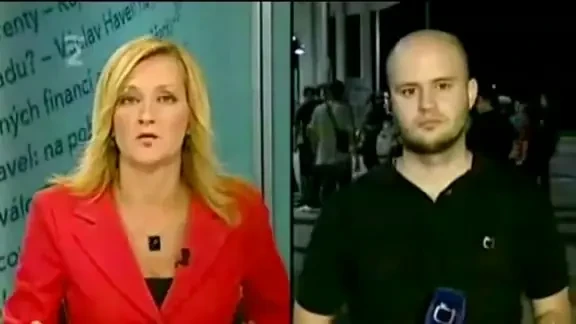 VIDEO / EL este cel mai RABDATOR reporter din lume! Vezi ce a patit:
