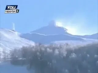 VIDEO: TULBURATOR! Trei snowboarderi au fost inghititi de avalansa!