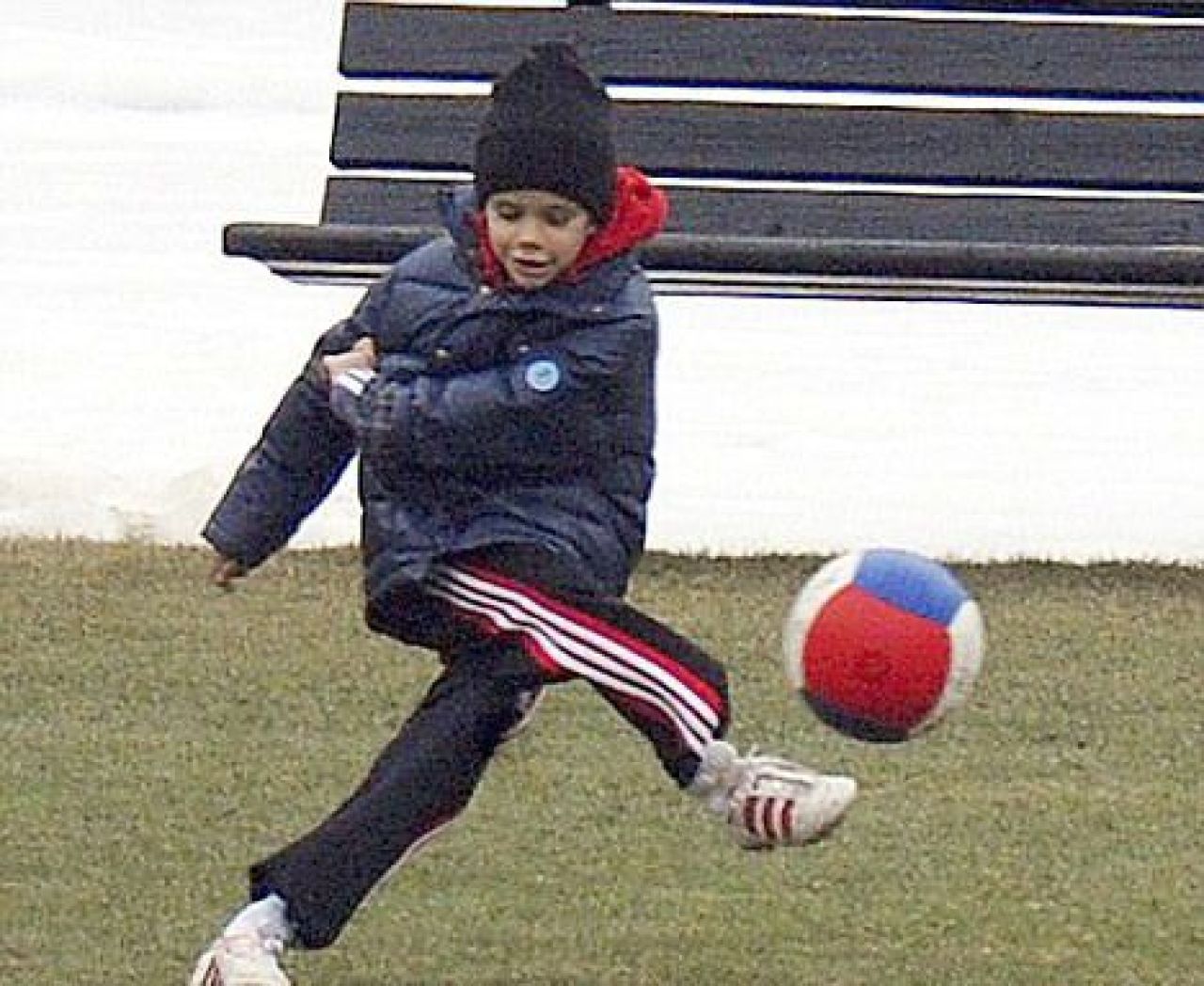 FOTO Noul Beckham al Angliei? Pustiul lui David, Romeo, i-a uimit pe italieni!_3