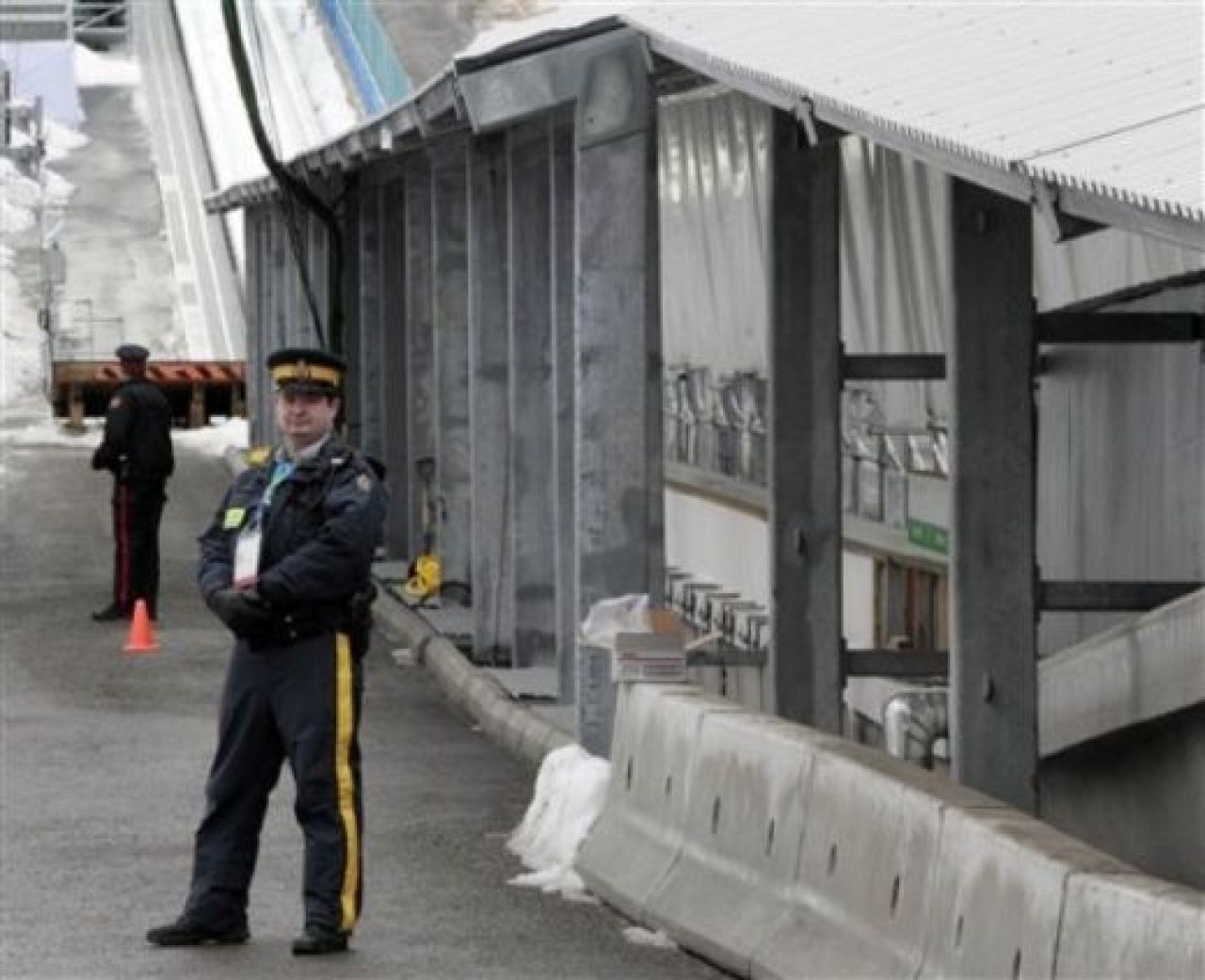 Imagini TRAGICE! Un georgian a MURIT la Vancouver dupa un accident oribil cu sania!_14