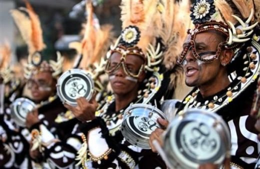Incredibil: Jucatorii brazilieni si-au facut rost de scutiri sa fuga la Carnaval! Ce scuza a avut Adriano!_7