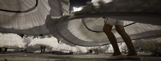 Incredibil: Jucatorii brazilieni si-au facut rost de scutiri sa fuga la Carnaval! Ce scuza a avut Adriano!_9