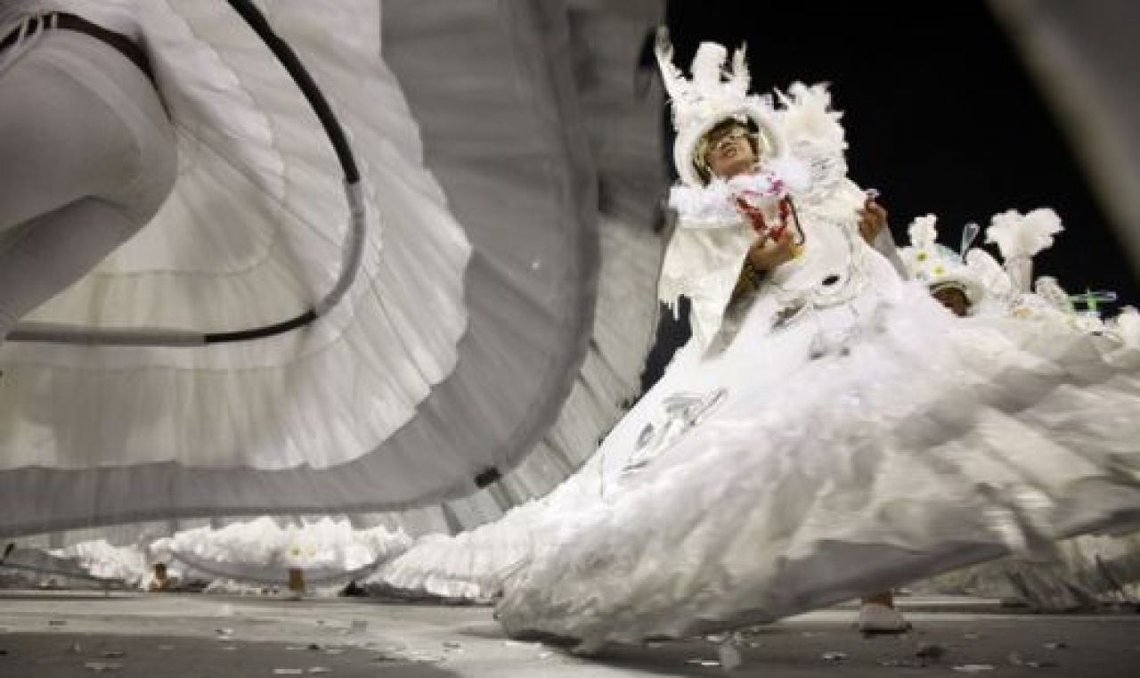 Incredibil: Jucatorii brazilieni si-au facut rost de scutiri sa fuga la Carnaval! Ce scuza a avut Adriano!_12