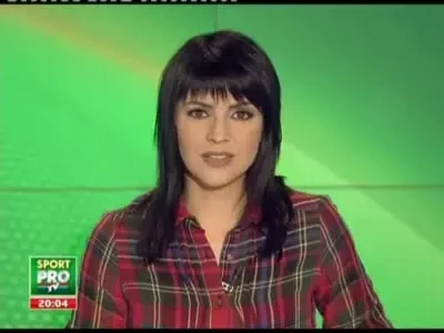 Cine joaca in NAMOLIGA lui Mitica? Este periculos, jucatorii se pot accidenta!