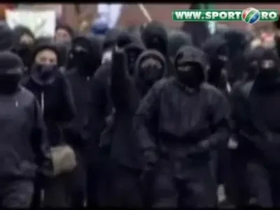 Oamenii in negru au dat de belea! Trei persoane, anchetate dupa incidentele de la JO!