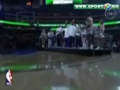 SUPER&nbsp;SHOW&nbsp;Nate Robinson a castigat concursul de slam-uri!