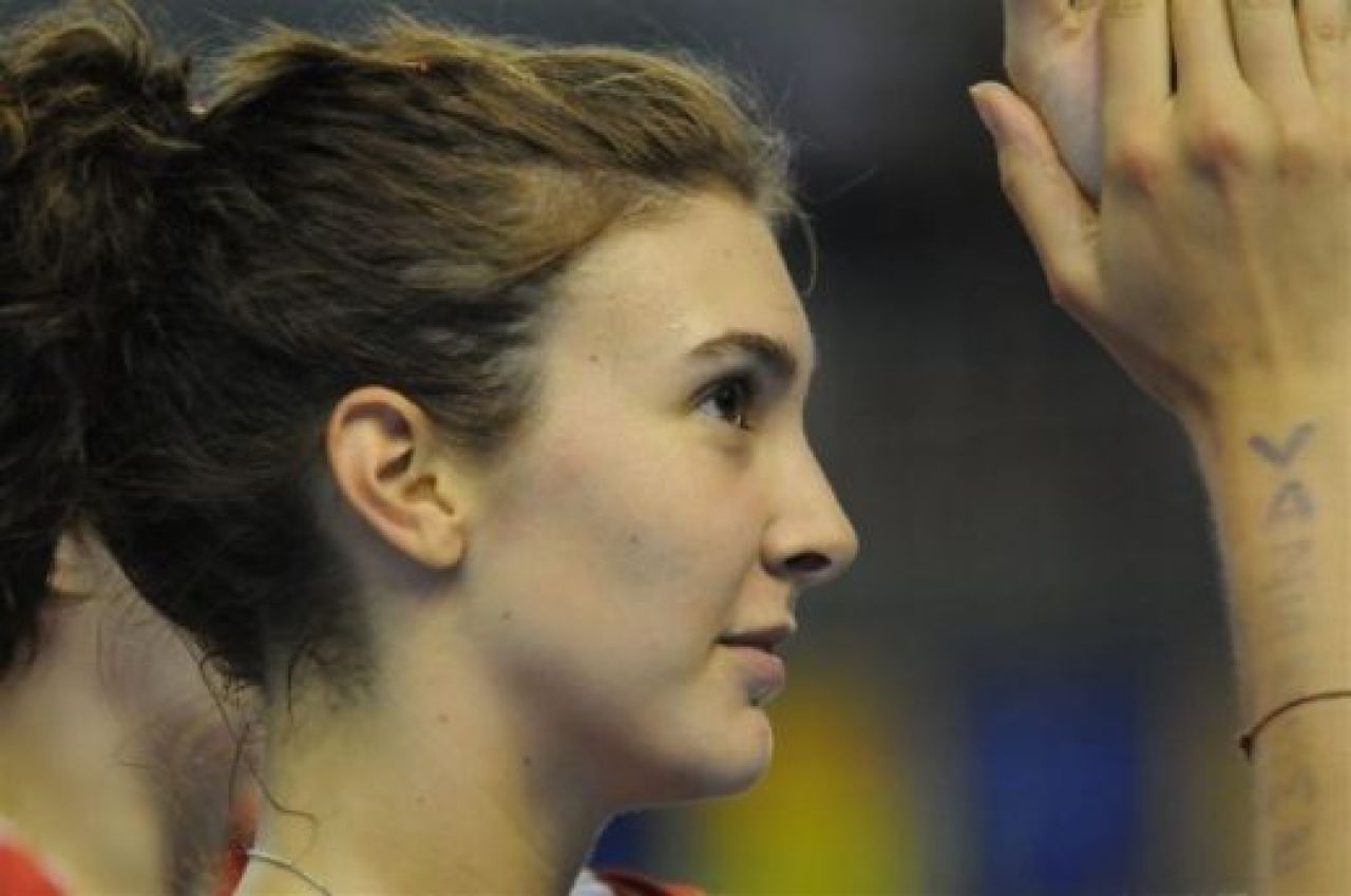 Care e cea mai sexy voleibalista din lotul lui Fenerbahce? FOTO:_16