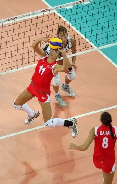 Care e cea mai sexy voleibalista din lotul lui Fenerbahce? FOTO:_23