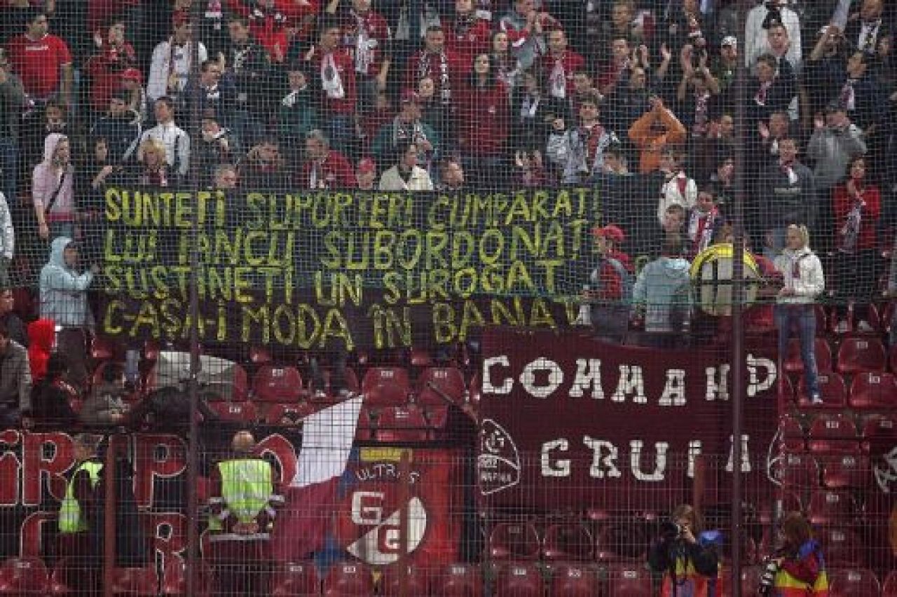 Meciul suporterilor! Care este cel mai tare banner al unei galerii din Romania? _2