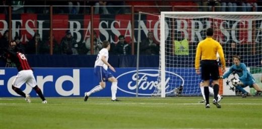 Dubla Rooney, super gol Seedorf: Milan 2-3 Manchester United! VIDEO REZUMAT
_17