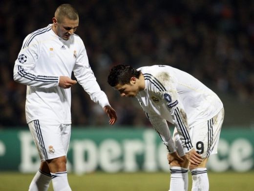 BLESTEM GALACTIC! Vezi golul de VIS al lui Makoun: Lyon 1-0 Real!_44