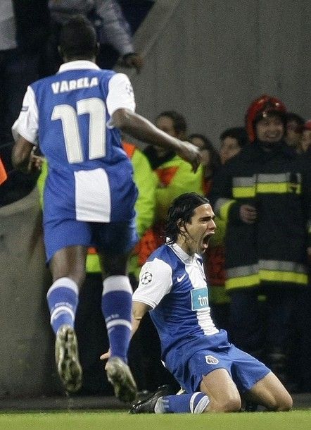 Cum sa te bati singur :) Arsenal isi da autogol si pierde la Porto cu 2-1! Vezi rezumat_6
