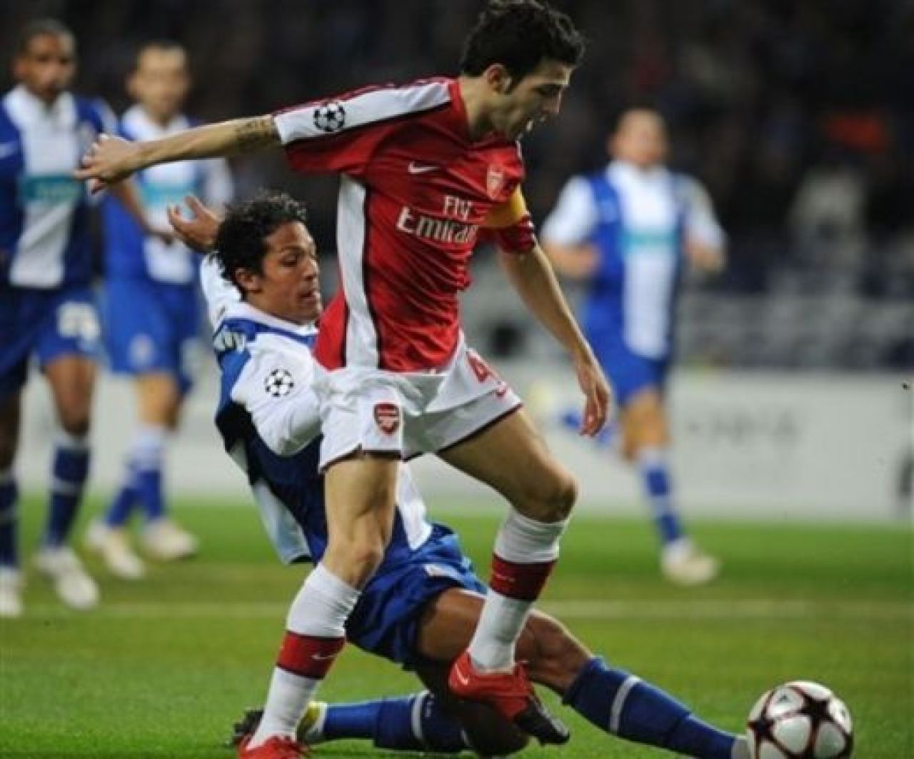 Cum sa te bati singur :) Arsenal isi da autogol si pierde la Porto cu 2-1! Vezi rezumat_10