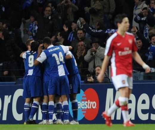 Cum sa te bati singur :) Arsenal isi da autogol si pierde la Porto cu 2-1! Vezi rezumat_20