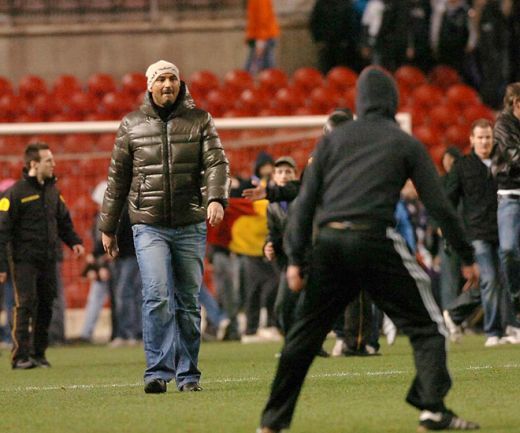 IMAGINI SOCANTE! Pumni si sange la Bilbao - Anderlecht: fanii s-au batut CRUNT pe teren_13