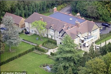 FOTO / Ashley Cole nu a ratat-o nici pe secretara lui Liverpool! Cheryl baga divort:_4