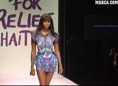 Buna ... dimineata! Un trio incendiar: Kate Moss&nbsp;si Naomi Campbell l-au cucerit pe Fabregas!