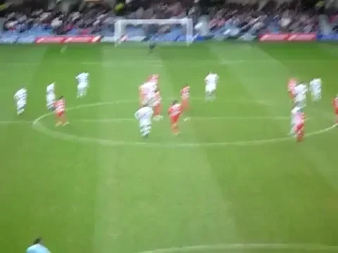 VIDEO Fotbalul invadat de nudisti! Vezi ce s-a intamplat in Anglia!