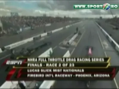 VIDEO / TERIFIANT: o femeie a murit lovita de un pneu in timpul unei curse!