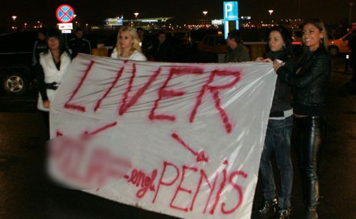 VIDEO Vibratoare in centrul Bucurestiului pentru jucatorii lui Liverpool! VEZI imagini!_2