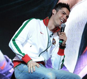 FOTO / Ronaldo vrea sa faca istorie cu ghetele VIOLET: