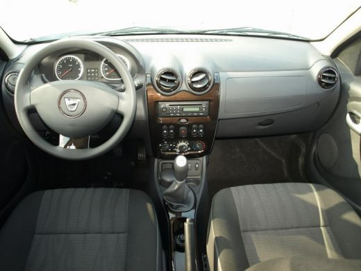 VIDEO: Francezii au facut primul test-drive cu Duster SUV pe zapada!_7