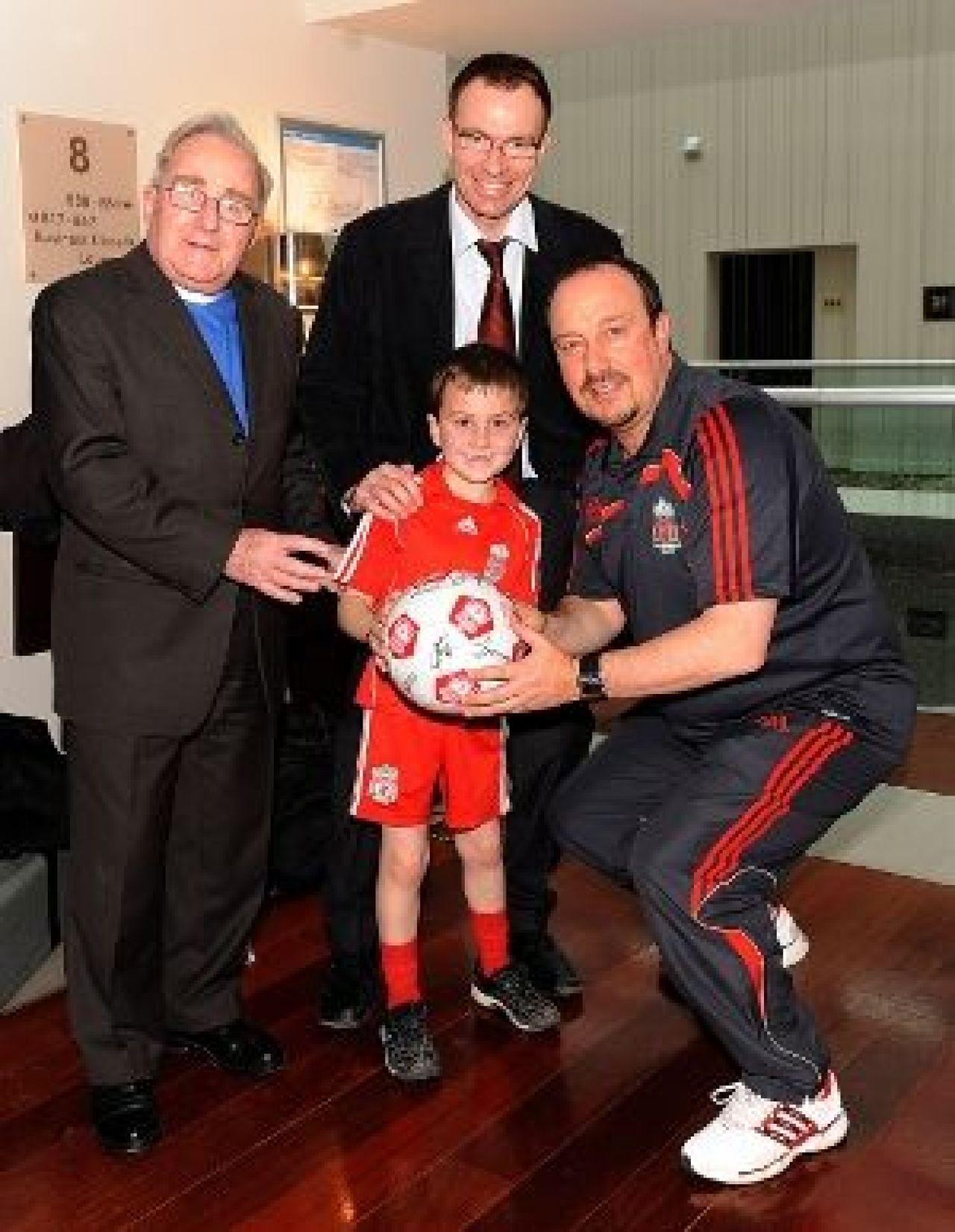 VIDEO / Torres s-a intalnit cu copiii orfani din Romania: