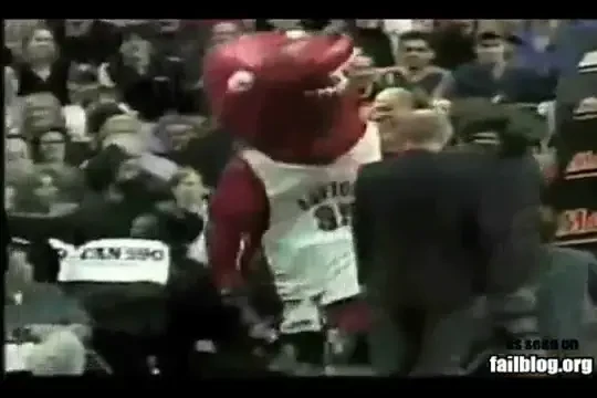 VIDEO / Dupa ce a mancat o majoreta, cea mai NEBUNA mascota a muscat din parchet!