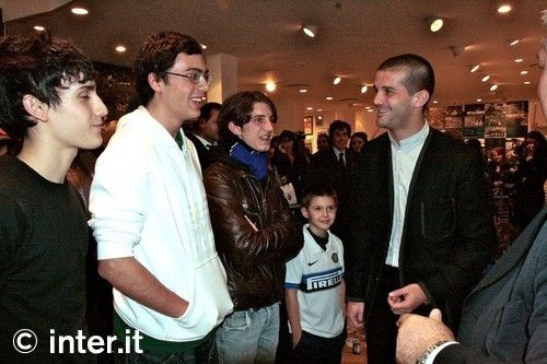 SUPERFOTO / Ce mesaj i-au transmis fanii lui Chivu!_10