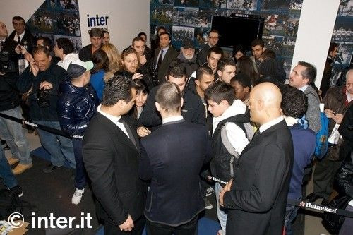 SUPERFOTO / Ce mesaj i-au transmis fanii lui Chivu!_13