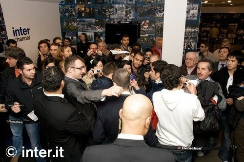 SUPERFOTO / Ce mesaj i-au transmis fanii lui Chivu!_14