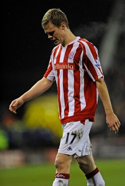 SOC la Arsenal! Vezi un tackling HORROR care ii poate incheia cariera unui pusti de 19 ani!_13