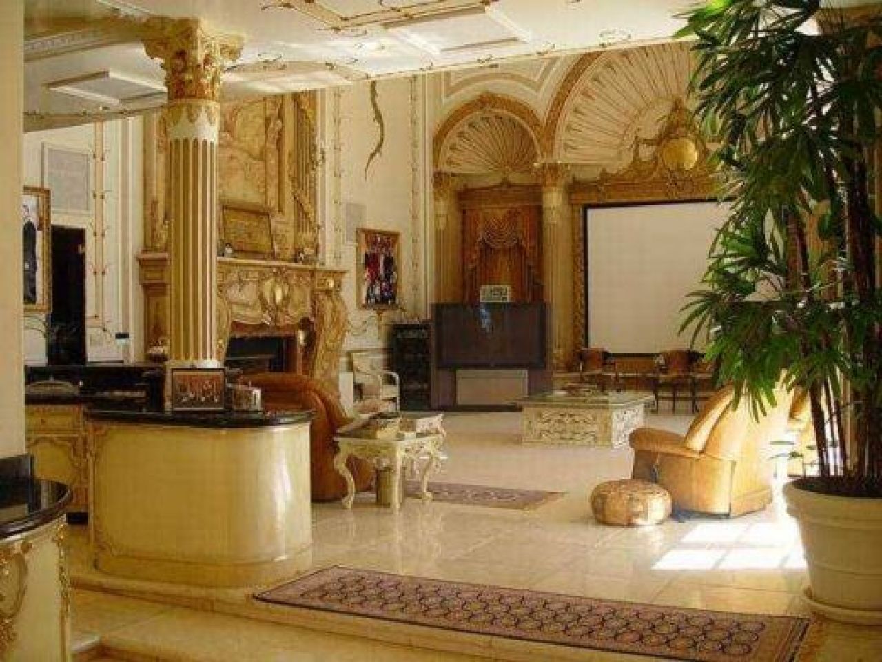 SUPER FOTO: Povestea FABULOASA a palatului de 7 milioane de euro al lui Gigi Becali!_3