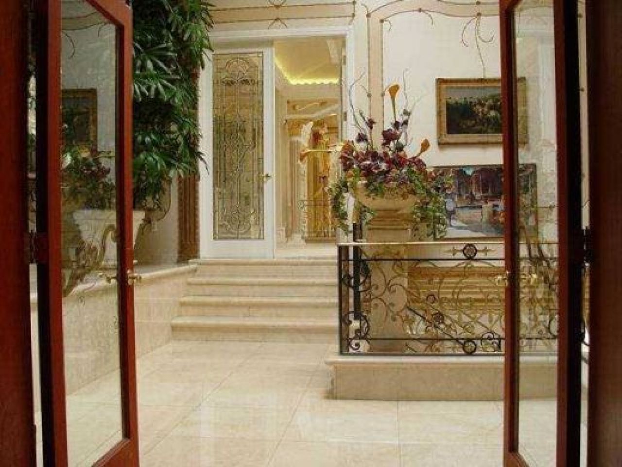 SUPER FOTO: Povestea FABULOASA a palatului de 7 milioane de euro al lui Gigi Becali!_12