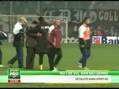 VIDEO: L-au convins sa ramana: Manea&nbsp;nu mai pleaca de&nbsp;la Rapid!