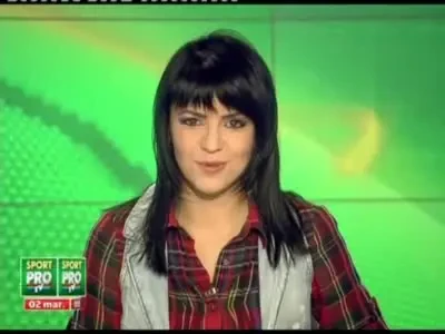 VIDEO / Ce AROGANTA! Fosta iubita a lui Szekely si-a cumparat tricou cu Banel! :)