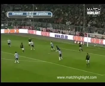 VIDEO / Ce a fost in capul lui? Portarul o ingroapa pe Germania in fata lui Maradona! Vezi golul lui Higuain: