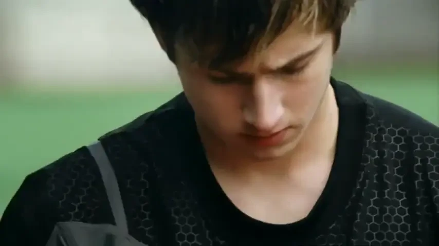 VIDEO Cum ar fi sa schimbi pase cu Torres, Ibra si Ronaldo si sa inveti de la Wenger? Vezi aici super reclama!