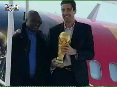 VIDEO Buffon a ridicat din nou Cupa Mondiala! Cine o castiga anul acesta?