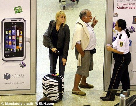 VIDEO / Ea este AMANTA lui Carlos Tevez!_5