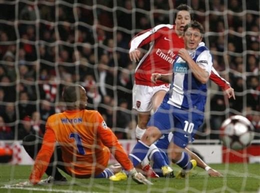 VIDEO UMILINTA! Porto capituleaza pe Emirates: Arsenal 5 -0 Porto!_7