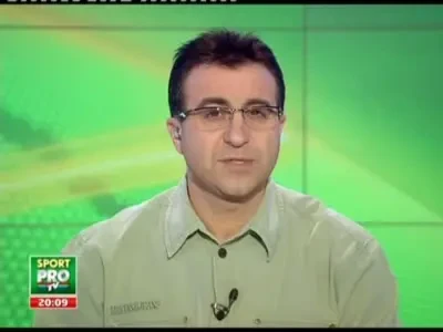 Rasu plansu ! Cele mai tari atlete ale Romaniei se antreneaza printre masini si maidanezi!