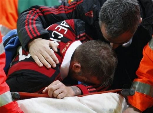 VIDEO Beckham, operat de urgenta in Finlanda! Poate rata Cupa Mondiala!_2