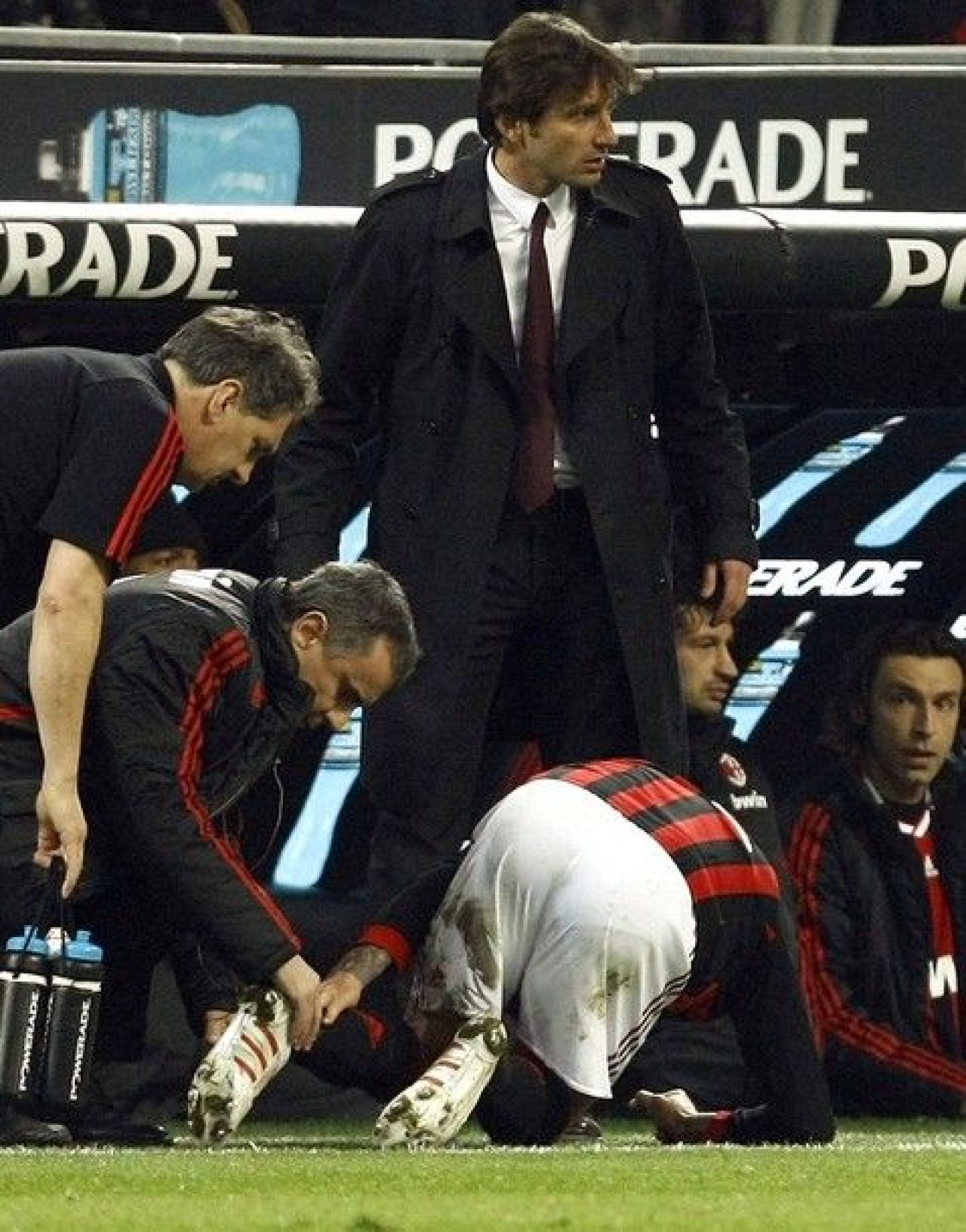 VIDEO Beckham, operat de urgenta in Finlanda! Poate rata Cupa Mondiala!_4